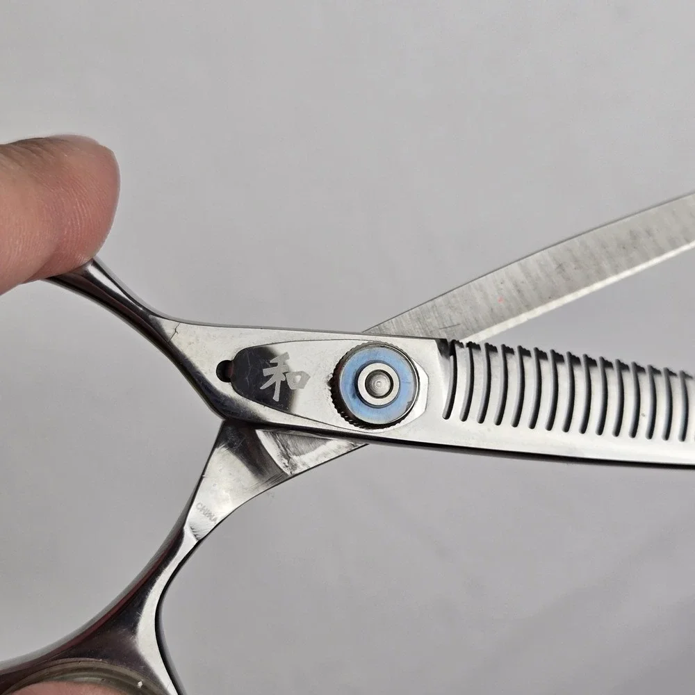 SHINZU SHEARS PROFESSIONAL HAIR COSMETOLOGY SCISSORS. Japanese Steel